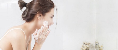 Gel rua mat tay da chet, chong lao hoa chua Enzym - Obagi Clinical Kinetin+ Exfoliating Cleansing Gel