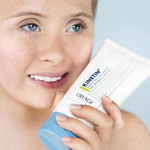 Gel rua mat tay da chet, chong lao hoa chua Enzym - Obagi Clinical Kinetin+ Exfoliating Cleansing Gel