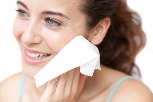 Khan uot tay trang chua BHA danh cho da mun SuzanObagiMD Acne Cleansing Wipes