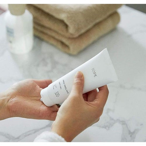 Tay te bao chet min da  Iope Pro Peeling Soft Gel