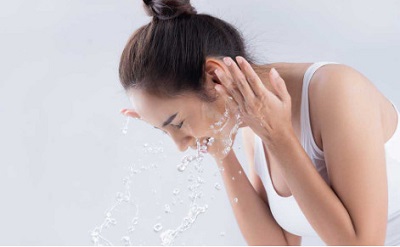  sua rua mat khong bot Désembre Derma Science Milk Essential Cleanser (1)